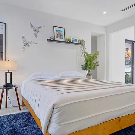 Private Suite At Villa Verde Miami